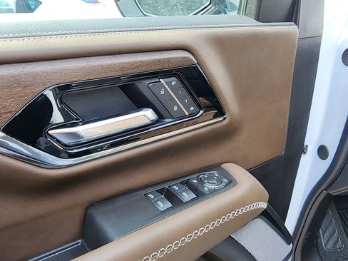 New 2026 GMC Yukon XL Denali Ultimate AWD/4WD image 14