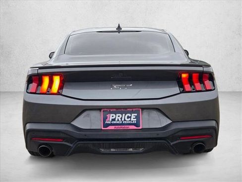Used 2024 Ford Mustang GT Premium image 7