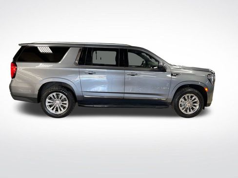 Certified 2021 GMC Yukon XL SLT w/ SLT Premium Package AWD/4WD image 7