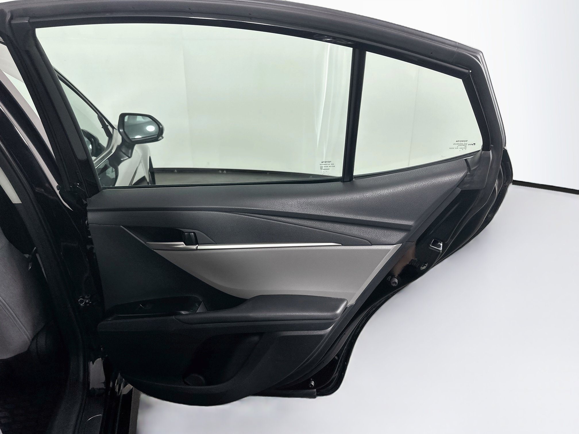 Used 2026 Toyota Camry LE FWD image 30