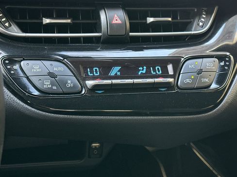 Used 2019 Toyota C-HR Limited FWD image 21