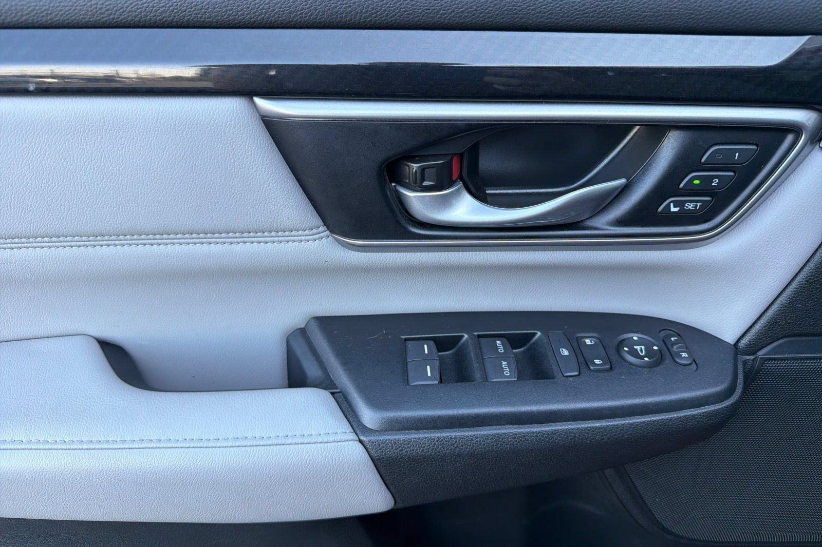 Used 2022 Honda CR-V Touring image 10