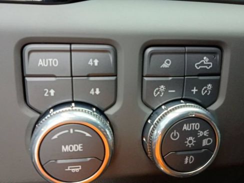 Used 2025 GMC Sierra 1500 Denali AWD/4WD image 10