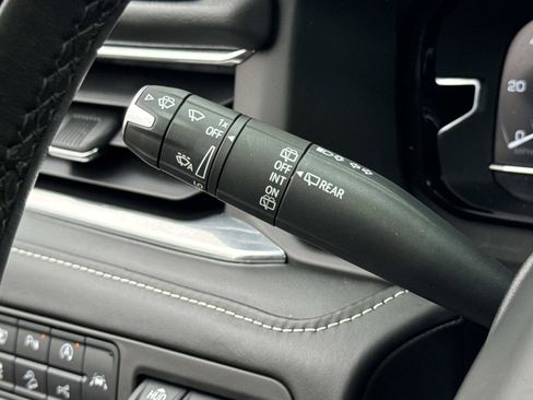 Used 2023 GMC Yukon Denali Ultimate image 9