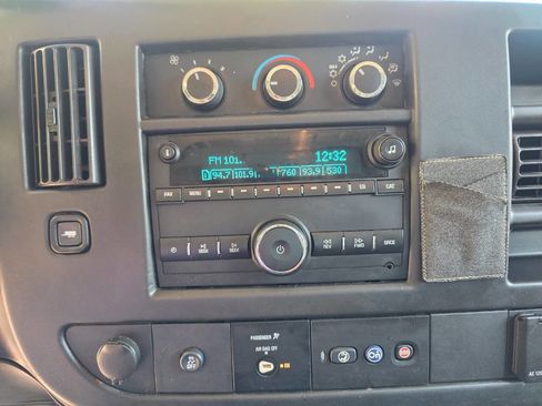 Used 2018 Chevrolet Express 2500 w/ Driver Convenience Package image 19