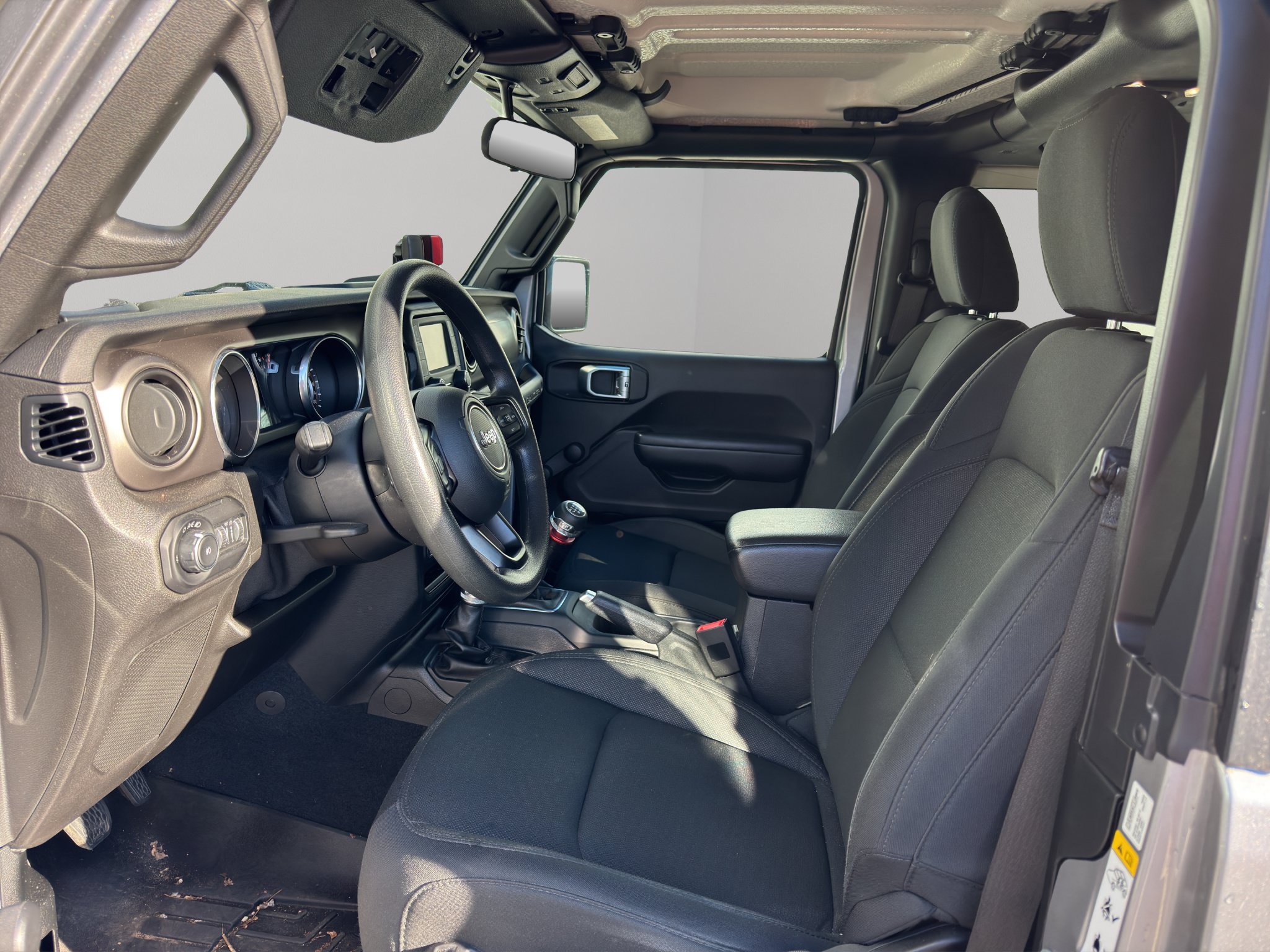 Used 2019 Jeep Wrangler Sport AWD/4WD image 3