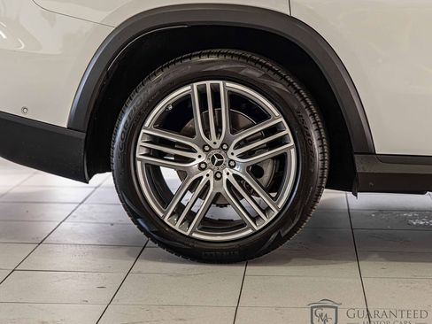 Used 2024 Mercedes-Benz GLS 450 4MATIC image 12