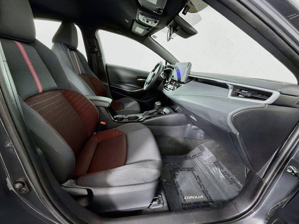 Used 2025 Toyota Corolla SE FWD image 30