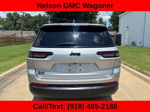 Used 2024 Jeep Grand Cherokee L Altitude AWD/4WD image 6