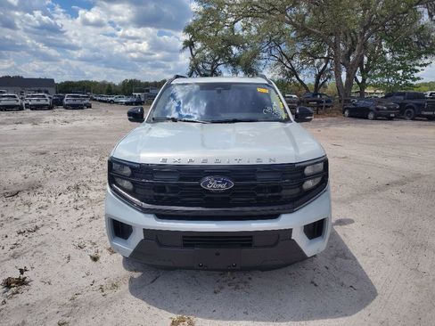 Used 2025 Ford Expedition Max Active AWD/4WD image 5
