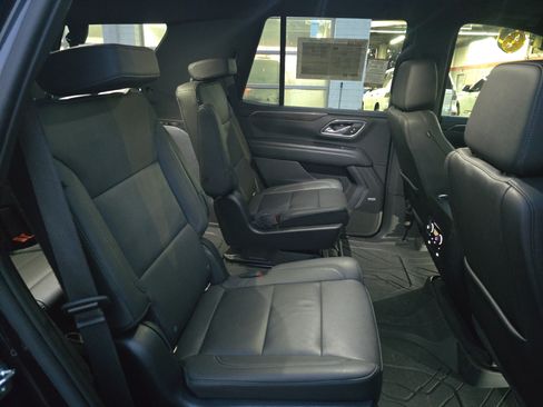 Used 2022 Chevrolet Tahoe LT w/ Luxury Package AWD/4WD image 11