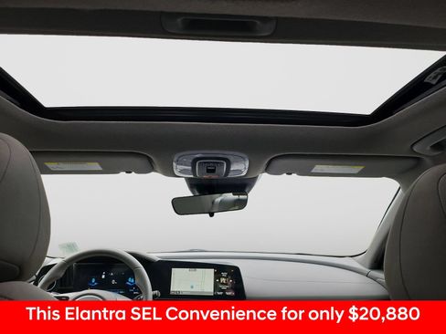 Used 2025 Hyundai Elantra SEL w/ Cargo Package FWD image 24
