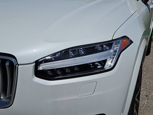 Certified 2023 Volvo XC90 B6 Plus w/ Protection Package AWD/4WD image 4