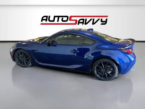 Used 2025 Toyota GR86 Premium w/ Performance Package RWD image 4