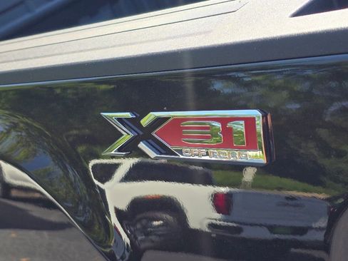 New 2025 GMC Sierra 2500 SLT w/ SLT Premium Package image 8