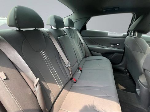 Used 2025 Hyundai Elantra SEL FWD image 25
