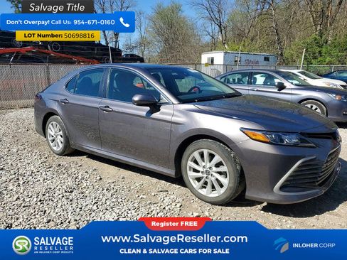 Used 2021 Toyota Camry LE FWD image 5