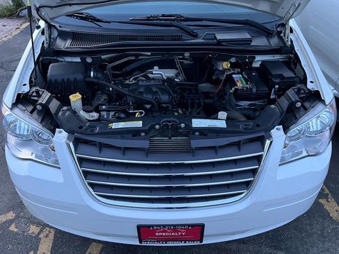 Used 2008 Chrysler Town & Country Touring image 13