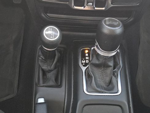 Used 2023 Jeep Wrangler Unlimited Sport AWD/4WD image 13