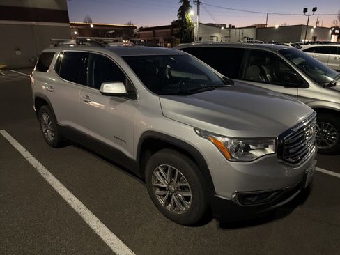 Used 2019 GMC Acadia SLE image 36
