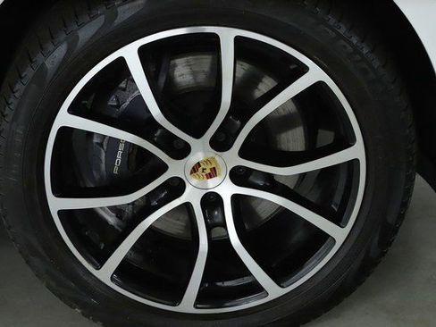 Used 2021 Porsche Cayenne Coupe image 10