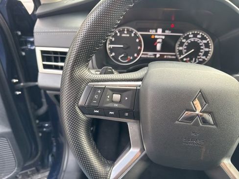 Used 2024 Mitsubishi Outlander AWD image 12