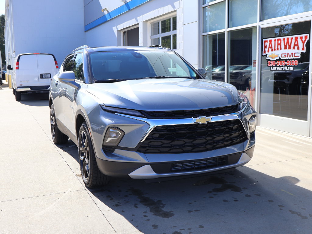 New 2026 Chevrolet Blazer LT w/ Convenience Package AWD/4WD image 2
