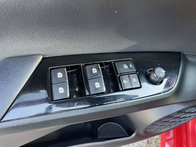 Used 2020 Toyota Prius LE FWD image 18