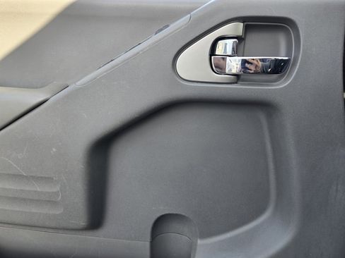 Used 2020 Nissan Frontier SV w/ Midnight Edition Floor Mats image 20