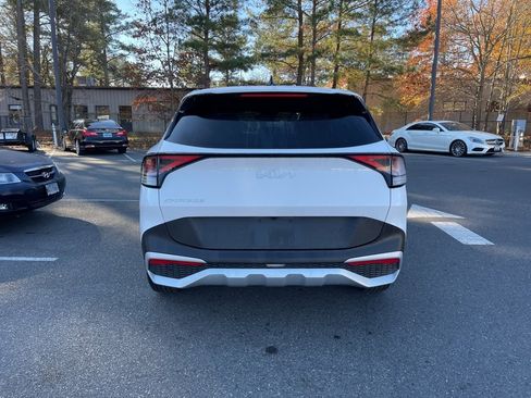 Certified 2024 Kia Sportage EX image 6