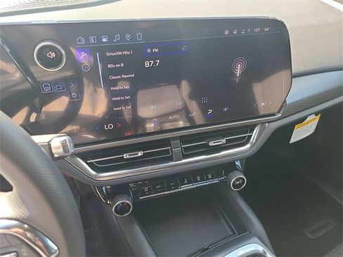 New 2026 Chevrolet Equinox EV LT image 29