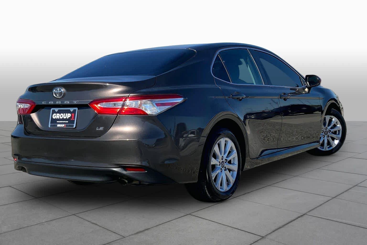 Used 2018 Toyota Camry LE FWD image 13