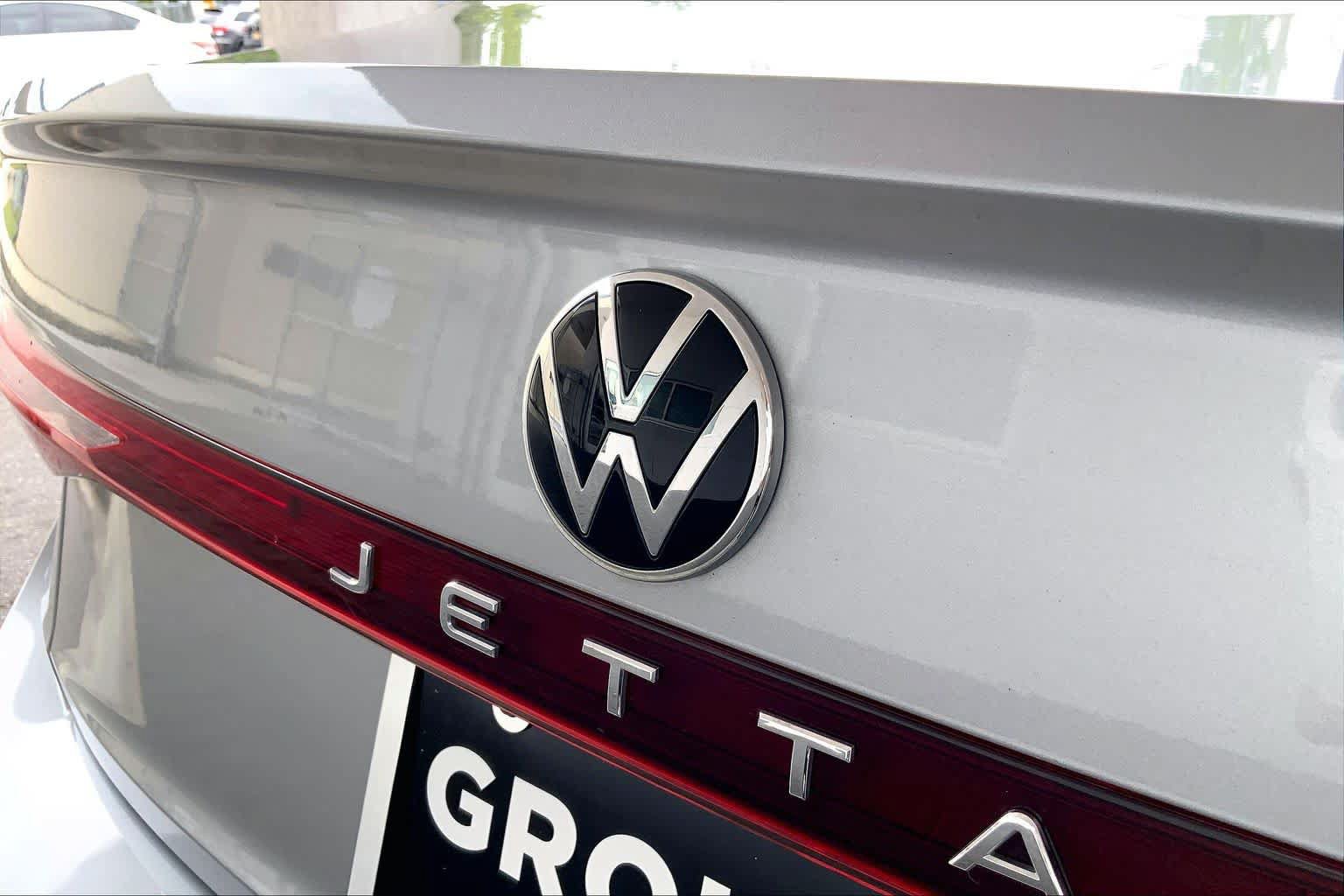 Used 2025 Volkswagen Jetta S FWD image 28