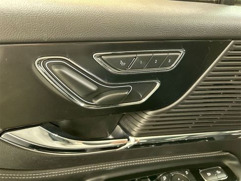 Used 2022 Lincoln Corsair AWD w/ Equipment Group 101A image 10