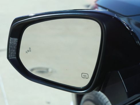 Used 2024 Toyota Highlander XSE image 9