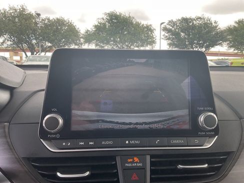 Used 2025 Nissan Altima 2.5 SV FWD image 26