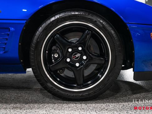 Used 1996 Chevrolet Corvette Coupe RWD image 12
