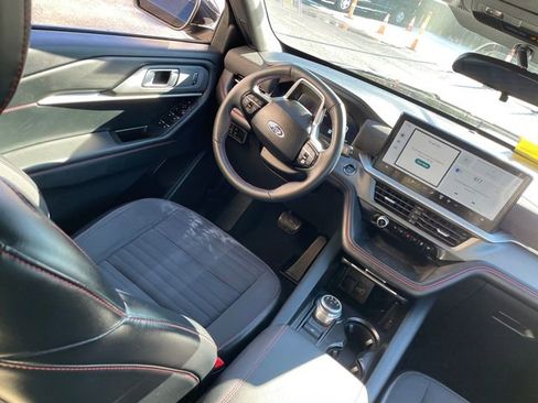 Used 2025 Ford Explorer ST-Line w/ ST-Line Street Pack image 24