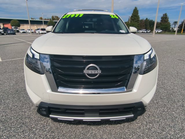 Used 2024 Nissan Pathfinder SL w/ SL Premium Package FWD image 9