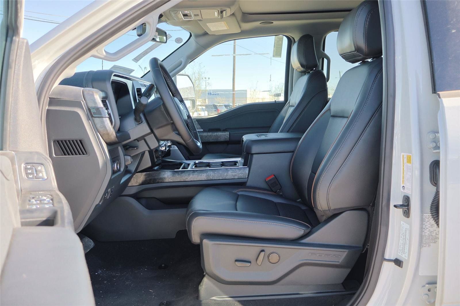 New 2025 Ford F250 Lariat w/ Lariat Ultimate Package AWD/4WD image 25