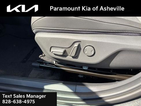 New 2025 Kia Niro SX image 19