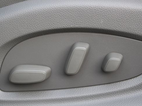 Used 2018 Chevrolet Impala LT image 14