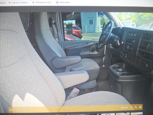 Used 2013 Chevrolet Express 2500 RWD image 10