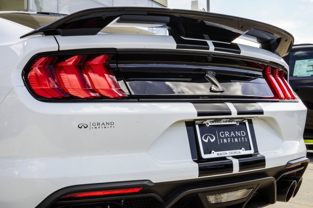 Used 2022 Ford Mustang Shelby GT500 w/ Technology Package RWD image 13