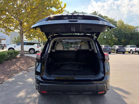 Used 2026 Nissan Rogue Dark Armor FWD image 5