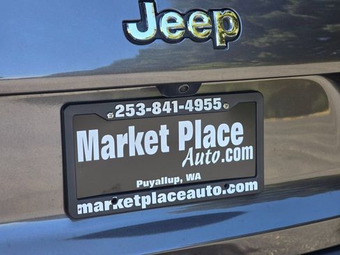 Used 2021 Jeep Cherokee Latitude Lux w/ Sun & Sound Group AWD/4WD image 15