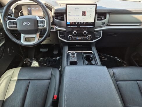 Used 2022 Ford Expedition XLT RWD image 12