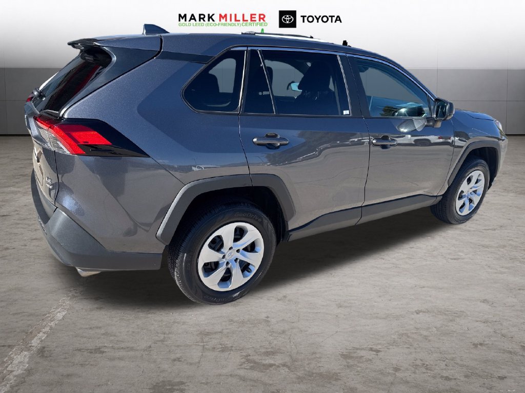 Certified 2025 Toyota RAV4 LE AWD/4WD image 5