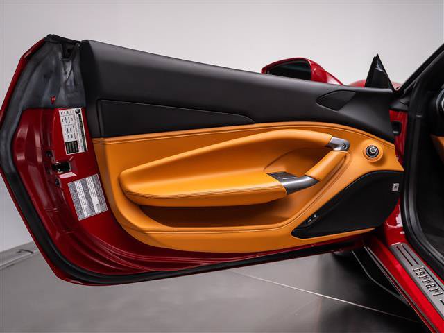 Used 2022 Ferrari F8 Tributo RWD image 36