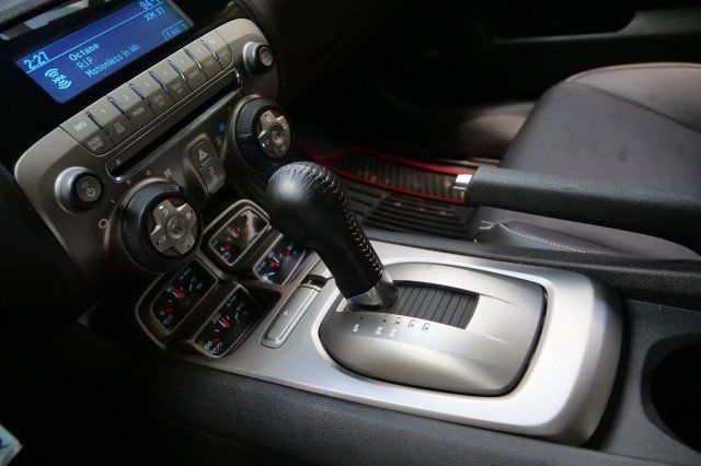 Used 2010 Chevrolet Camaro SS RWD image 23